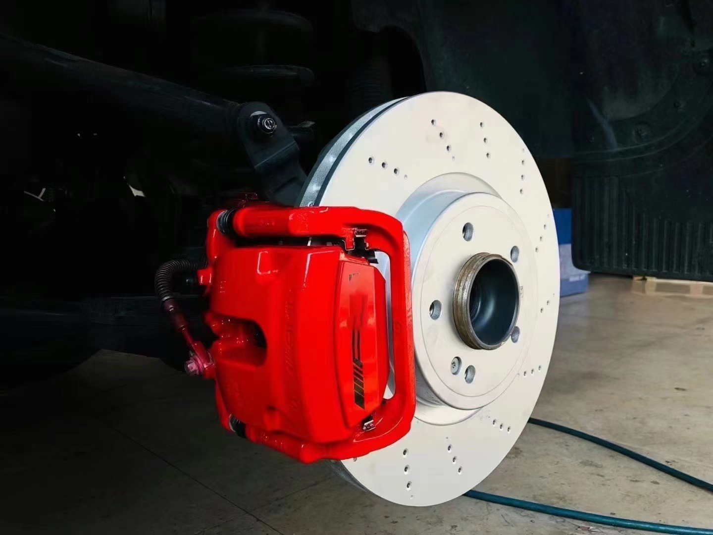 Mercedes G-Class brake calipers G500 G550 upgrade