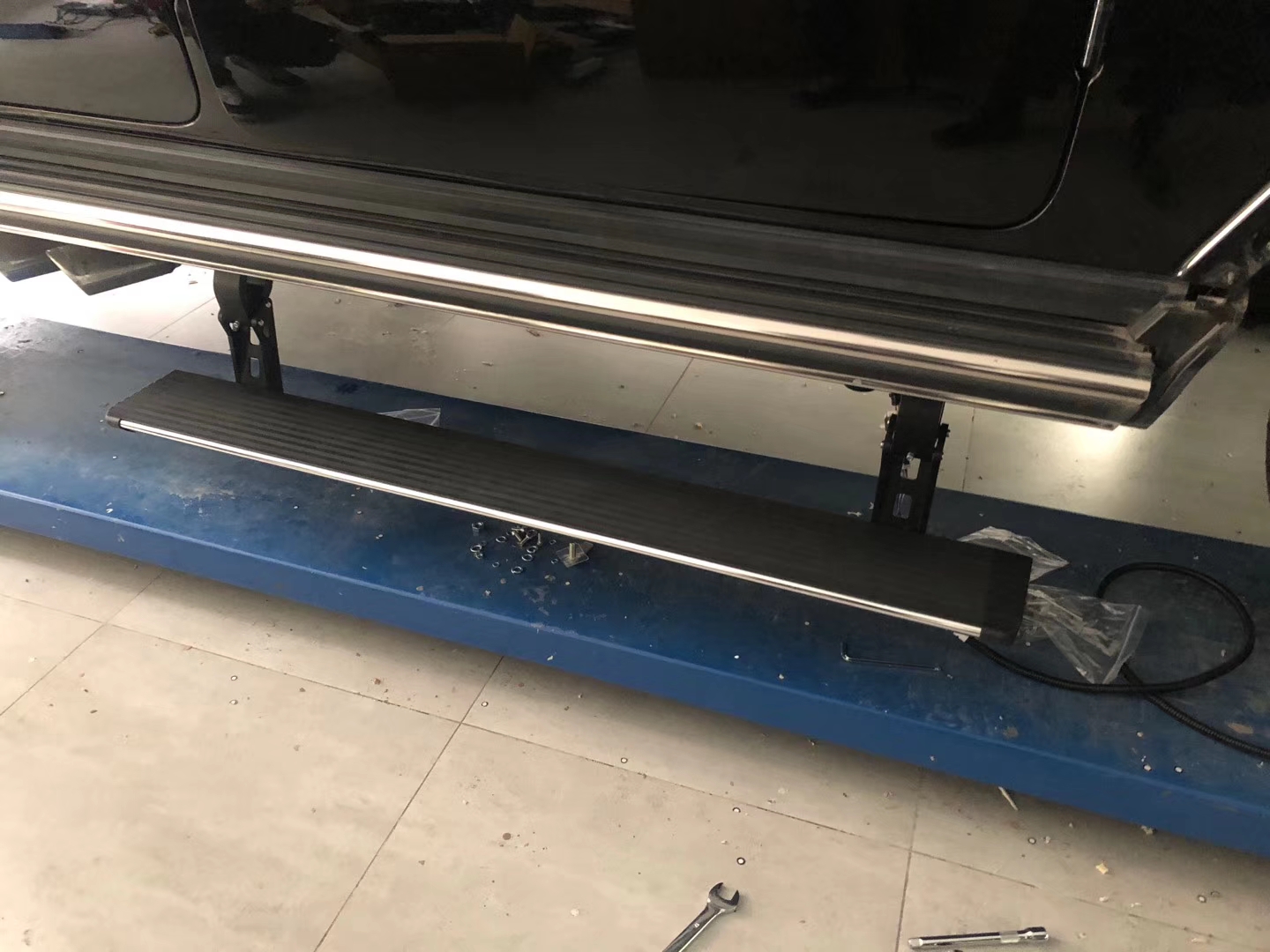 Mercedes G-Class power running boards G350 G450 G400