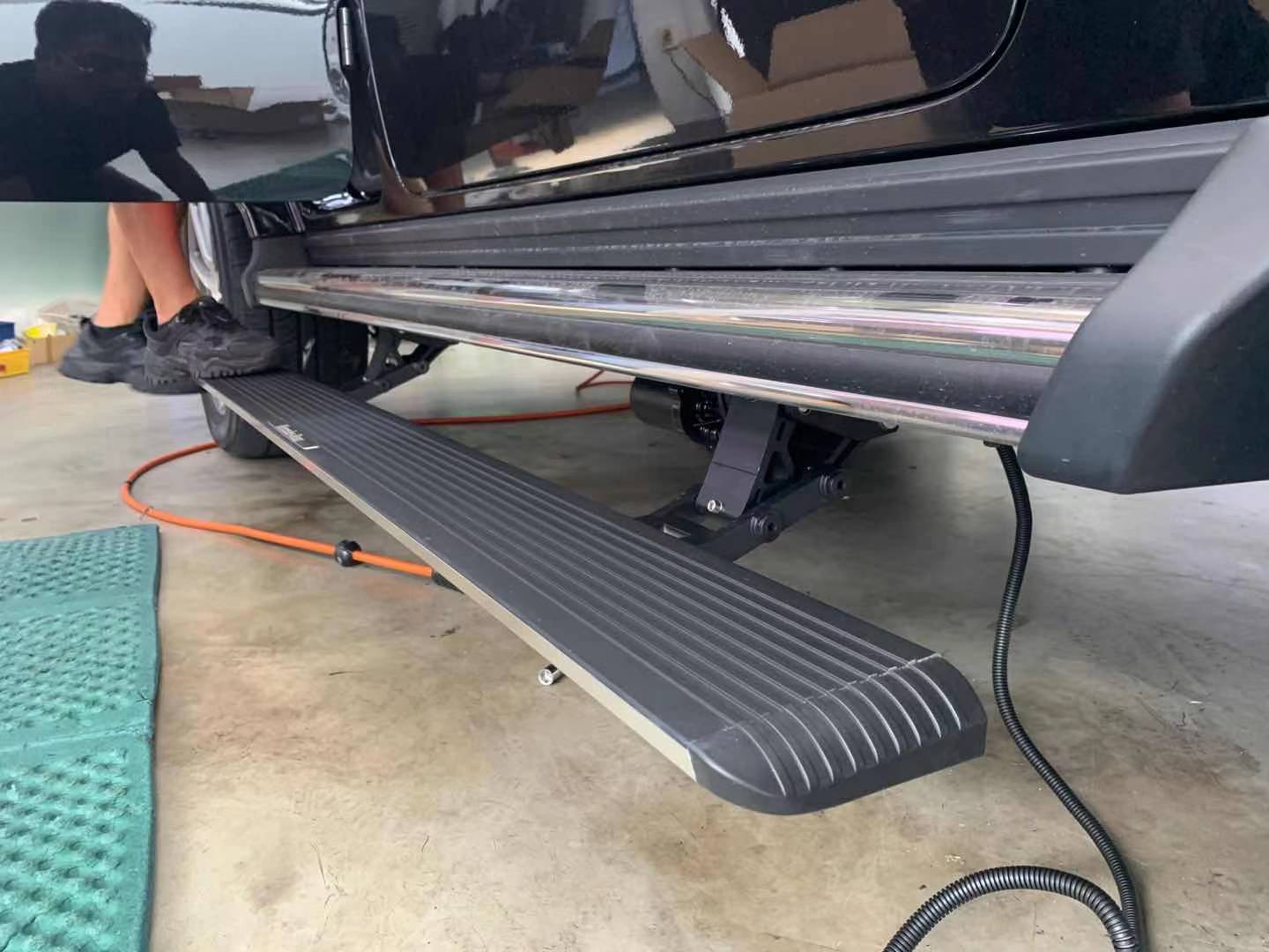 G-Wagon automatic side steps electric running boards